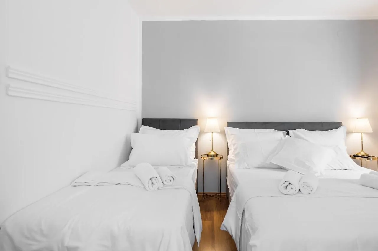 Chic Apartment Steps From Diocletian'S Palace Split