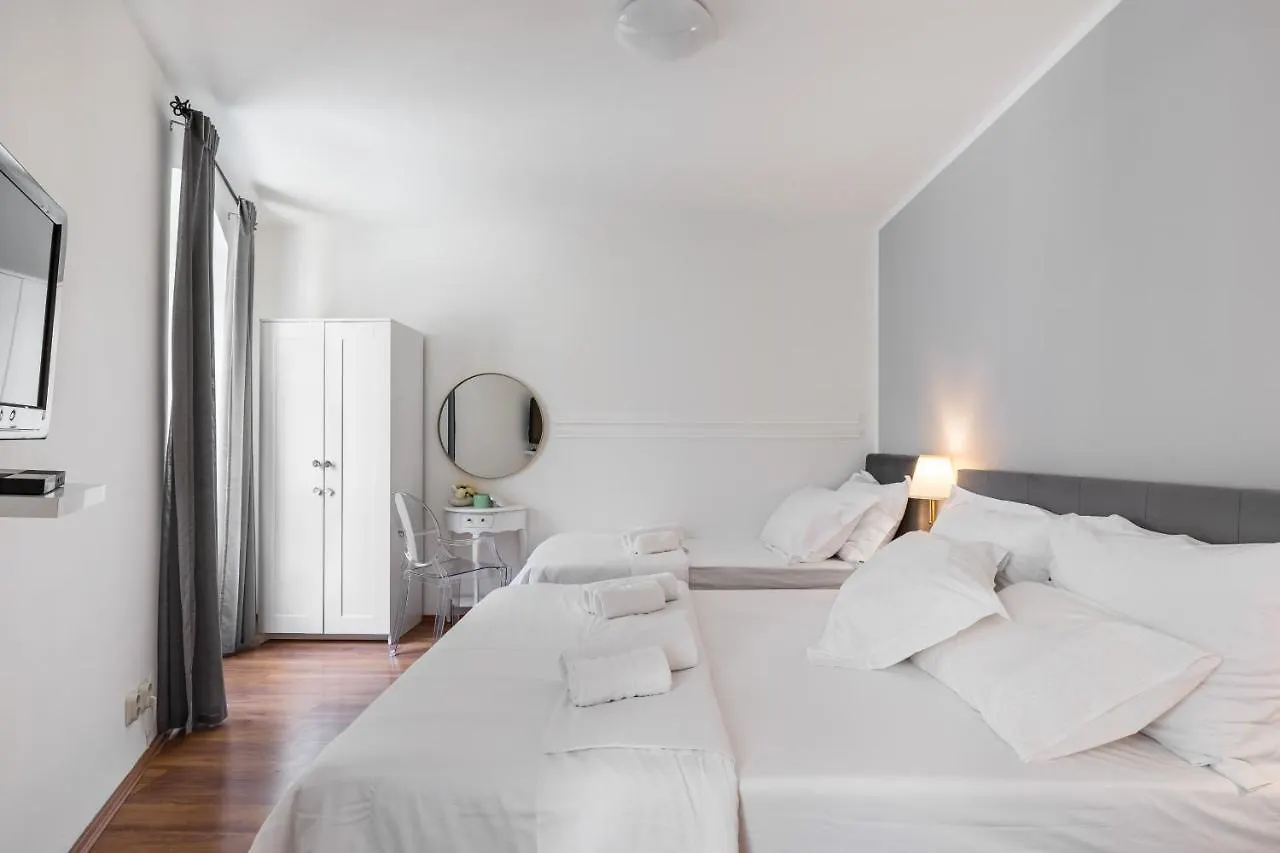 Chic Apartment Steps From Diocletian'S Palace Split 0*,