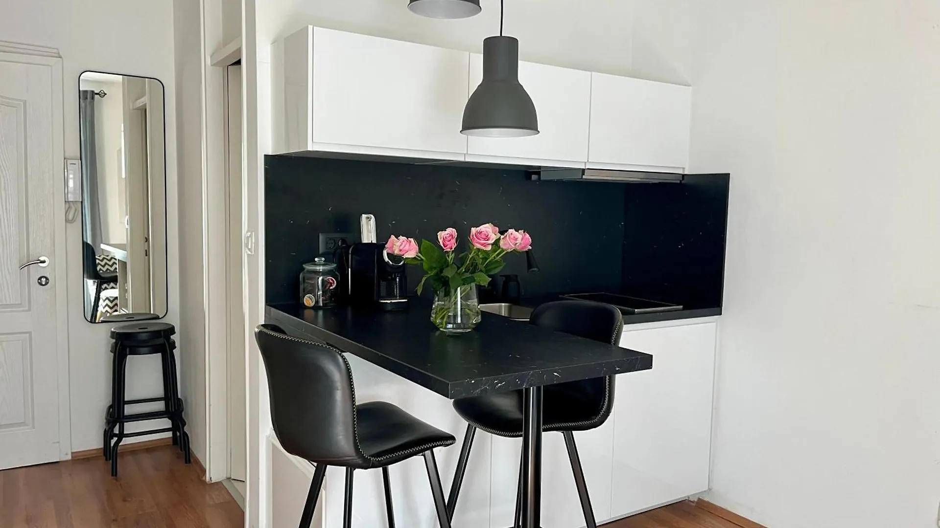 Chic Apartment Steps From Diocletian'S Palace Split Croatia